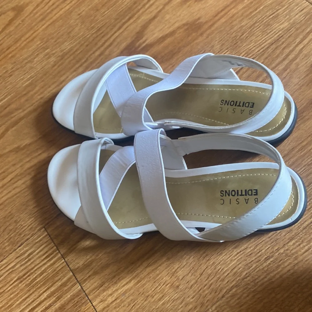 Basic Edition - Picture 2 of 4